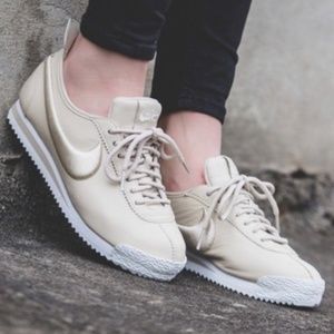 NWOT Nike CORTEZ '72 SI Sneaker, Oatmeal Ivory